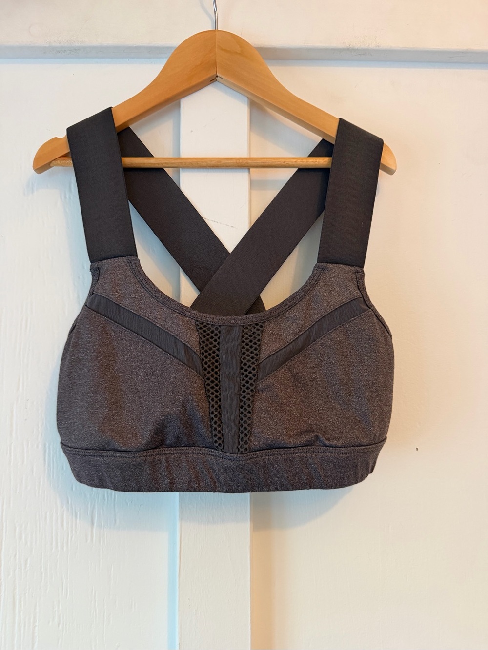 Alo Equalize Sports Bra, Size: Small.